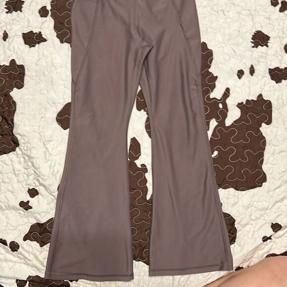 Old Navy Active Pants (8) - Picture 2 of 3